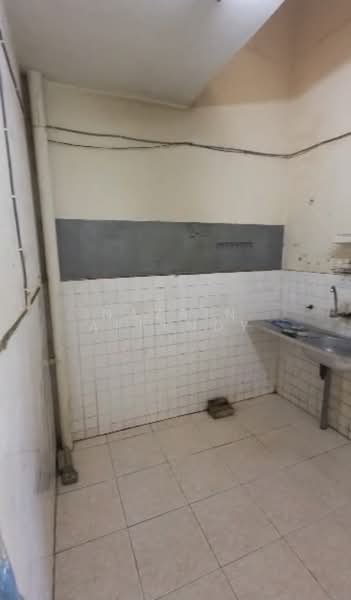 1-storey Terraced House for Sale in Ampang Jaya (Ampang) - Nazrin Affendy - Kitchen - PropertyGuru.com.my
