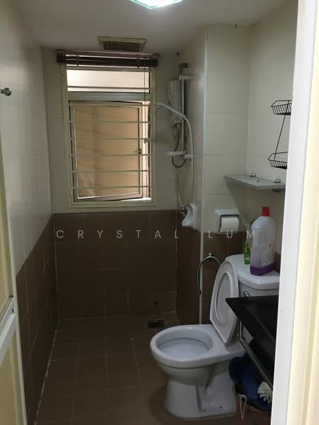 Kondominium untuk Disewa di Casa Prima Condominium - Crystal Lum - Bathroom - PropertyGuru.com.my