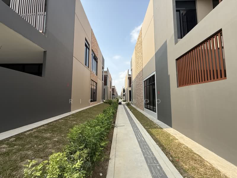 2-storey Terraced House for Sale in Puteri Harbour (Iskandar Puteri (Nusajaya)) - Ricky Woo - Exterior - PropertyGuru.com.my