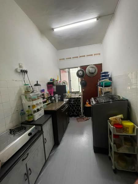 Rumah Teres 2 Tingkat untuk Dijual di Taman Daya (Johor Bahru) - ALHAFIZ AZIS - Kitchen - PropertyGuru.com.my