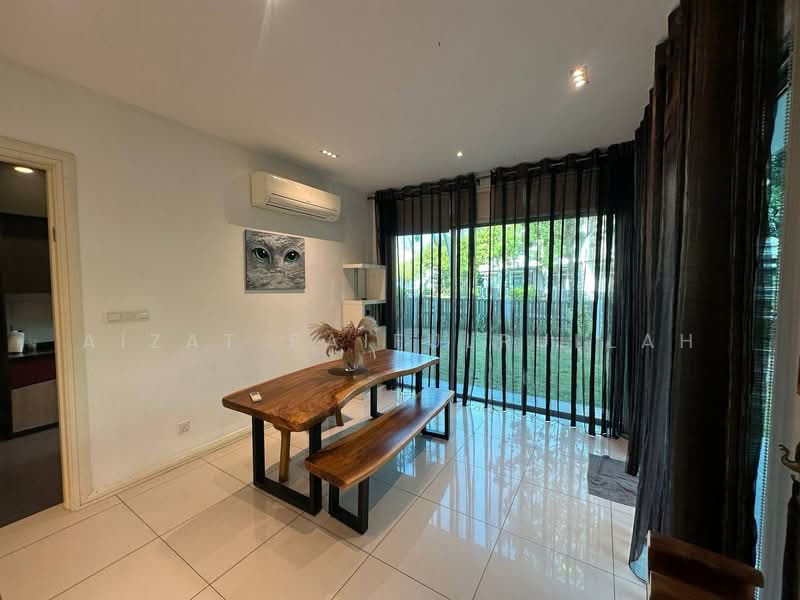 2-storey Terraced House for Rent in Cyberjaya (Selangor) - Aizat Saifulrullah - Dining Room - PropertyGuru.com.my