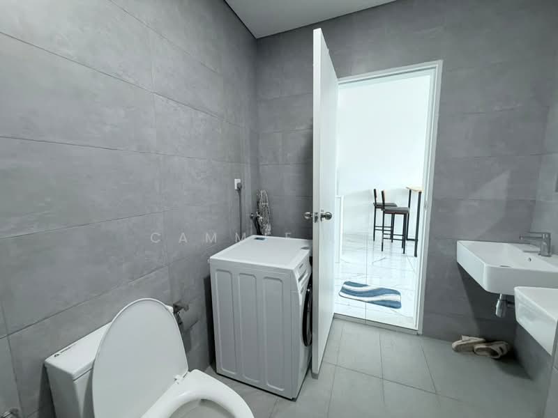 Servis Apartment untuk Disewa di Cubic Botanical - Cammie Loh - Bathroom - PropertyGuru.com.my