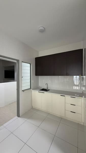 Servis Apartment untuk Dijual di Axis Crown - KH Tan - Kitchen - PropertyGuru.com.my