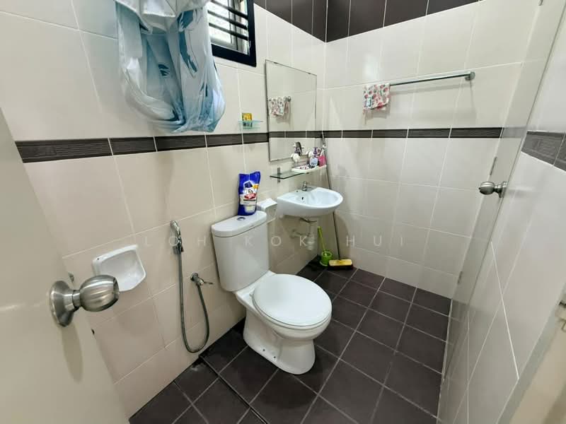 2-storey Terraced House for Sale in Taman Nusa Idaman (Iskandar Puteri (Nusajaya)) - Loh Kok Hui - Bathroom - PropertyGuru.com.my
