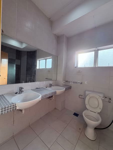 Rumah Teres 2 Tingkat untuk Dijual di Bukit Kuda (Klang) - Elwin Chok - Bathroom - PropertyGuru.com.my