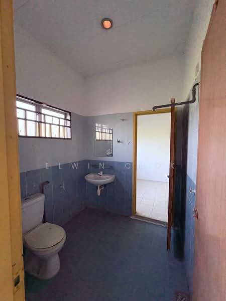 Rumah Teres 2 Tingkat untuk Dijual di Bukit Kuda (Klang) - Elwin Chok - Bathroom - PropertyGuru.com.my