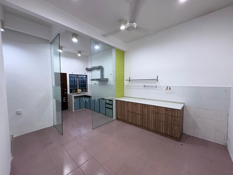 Rumah Teres 2 Tingkat untuk Dijual di Bukit Kuda (Klang) - Elwin Chok - Kitchen - PropertyGuru.com.my