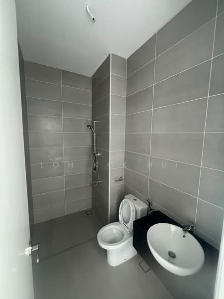 Semi-Detached House for Sale in Taman Ekoflora (Johor Bahru) - Loh Kok Hui - Bathroom - PropertyGuru.com.my