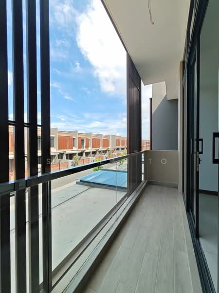 2-storey Terraced House for Sale in Puteri Harbour (Iskandar Puteri (Nusajaya)) - Sherlin To - Balcony - PropertyGuru.com.my