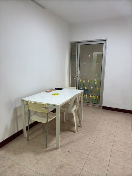 Kondominium untuk Disewa di Amadesa Resort Condominium - Chris Lim - Dining Room - PropertyGuru.com.my
