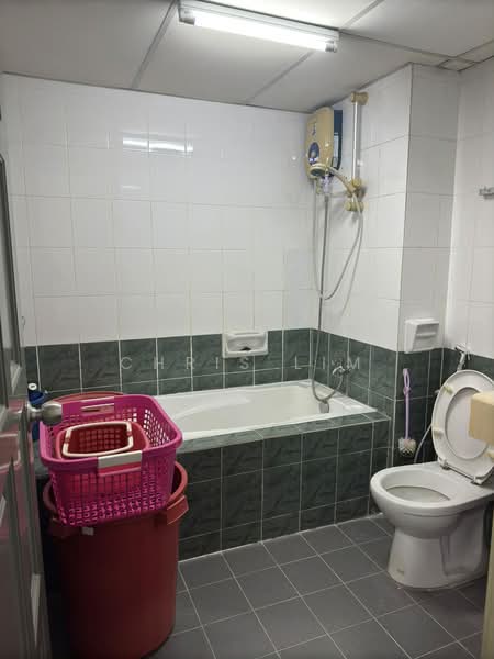 Kondominium untuk Disewa di Amadesa Resort Condominium - Chris Lim - Bathroom - PropertyGuru.com.my