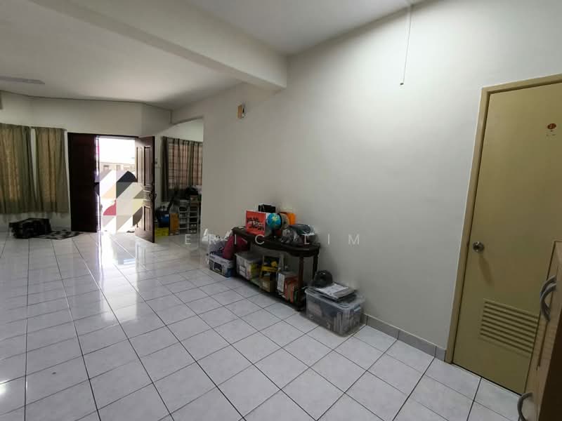 2-storey Terraced House for Rent in Bandar Utama 12 (Bandar Utama) - Eric Lim - Living Room - PropertyGuru.com.my
