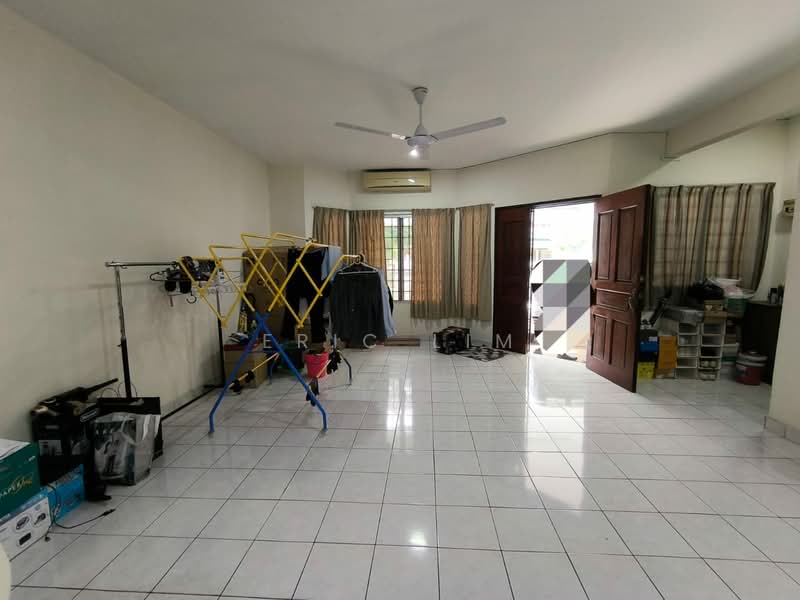 2-storey Terraced House for Rent in Bandar Utama 12 (Bandar Utama) - Eric Lim - Living Room - PropertyGuru.com.my