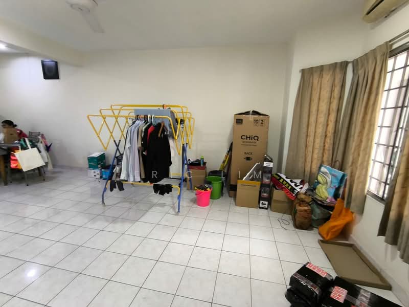 2-storey Terraced House for Rent in Bandar Utama 12 (Bandar Utama) - Eric Lim - Living Room - PropertyGuru.com.my
