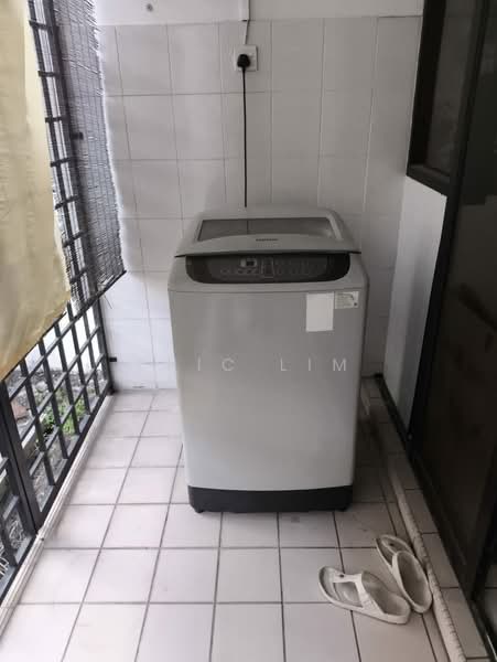 2-storey Terraced House for Rent in Bandar Utama 12 (Bandar Utama) - Eric Lim - Balcony - PropertyGuru.com.my
