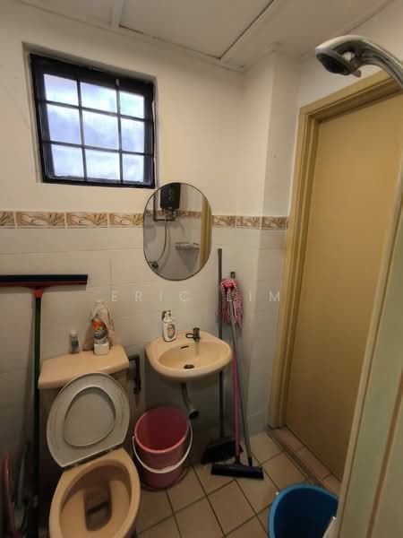 2-storey Terraced House for Rent in Bandar Utama 12 (Bandar Utama) - Eric Lim - Bathroom - PropertyGuru.com.my