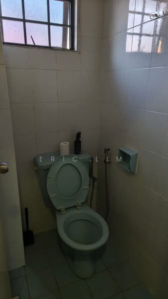 2-storey Terraced House for Rent in Bandar Utama 12 (Bandar Utama) - Eric Lim - Bathroom - PropertyGuru.com.my