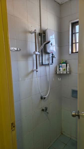 2-storey Terraced House for Rent in Bandar Utama 12 (Bandar Utama) - Eric Lim - Bathroom - PropertyGuru.com.my