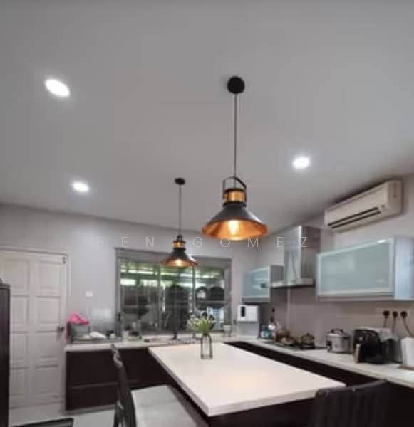 Rumah Banglo untuk Dijual di Seksyen 5 (Petaling Jaya) - Ben Gomez - Kitchen - PropertyGuru.com.my