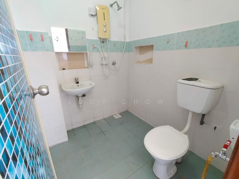 Rumah Teres 2-Tingkat untuk Dijual di Taman Pelangi (Rawang) - Lucy Chow - Bathroom - PropertyGuru.com.my