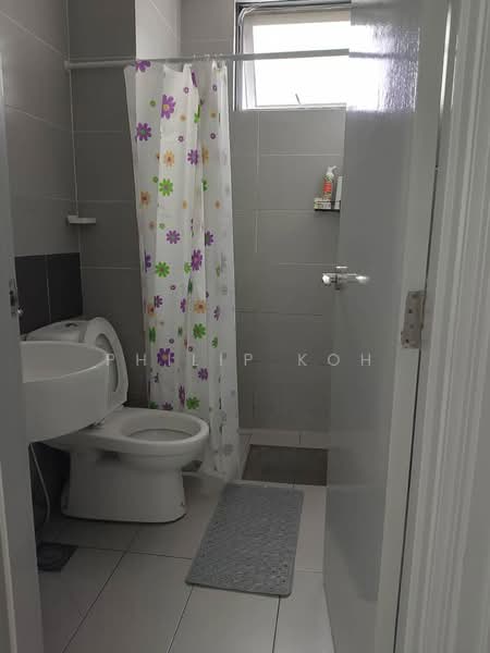 Service Residence for Sale at Amerin Residence - Philip Koh - Bathroom - PropertyGuru.com.my