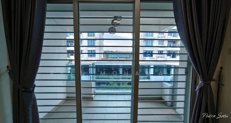 Pangsapuri untuk Disewa di Putra 1 - Reen Mohamad - Balcony - PropertyGuru.com.my