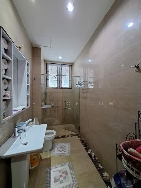 Rumah Banglo untuk Dijual di Bandar Puteri Puchong (Puchong) - Shanice Low - Bathroom - PropertyGuru.com.my