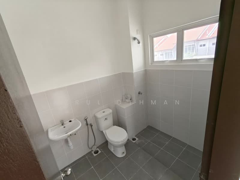 2-storey Terraced House for Sale in Seremban 2 (Negeri Sembilan) - Azrul Othman - Bathroom - PropertyGuru.com.my