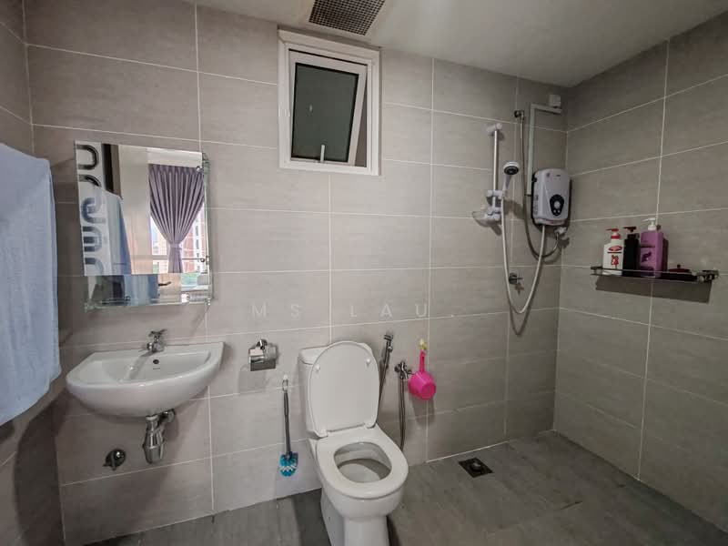 Service Residence for Sale at Court 28 - Ms Lau. - Bathroom - PropertyGuru.com.my
