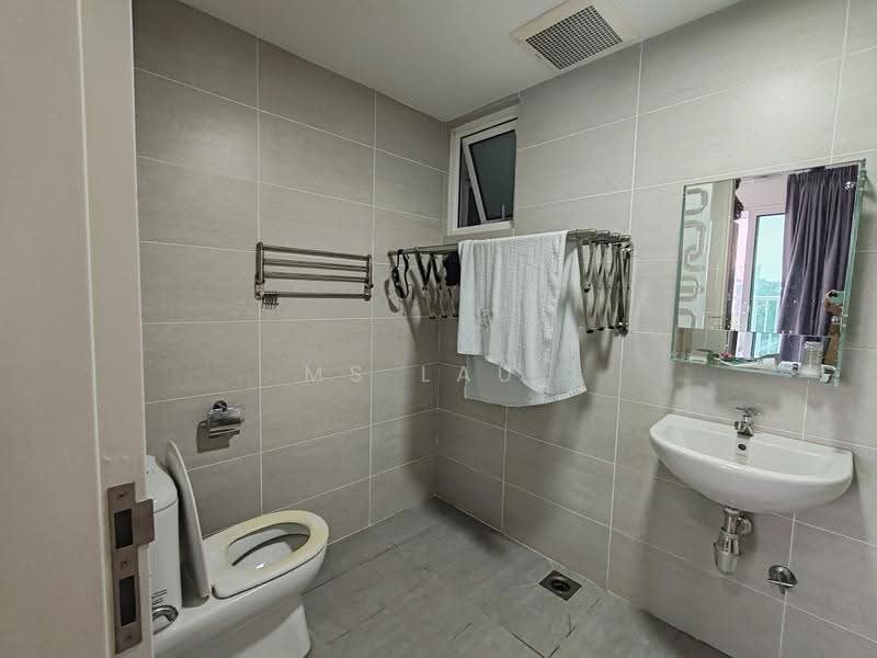 Kediaman Servis untuk Dijual di Court 28 - Ms Lau. - Bathroom - PropertyGuru.com.my