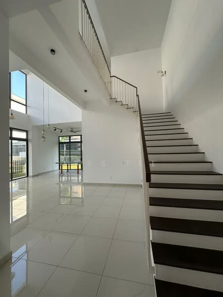 Rumah Berkembar untuk Dijual di Setia Alam (Selangor) - Jess Tee - Living Room - PropertyGuru.com.my