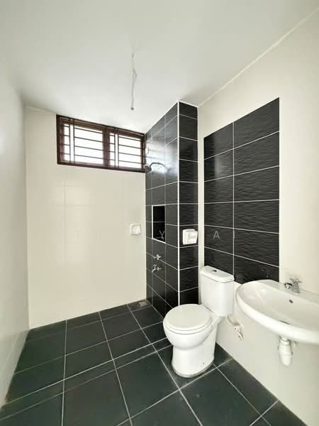 2-storey Terraced House for Sale in Bandar Dato Onn (Tebrau) - Tommy Tai - Bathroom - PropertyGuru.com.my