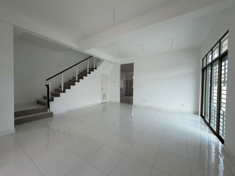 2-storey Terraced House for Sale in Bandar Dato Onn (Tebrau) - Tommy Tai - Living Room - PropertyGuru.com.my