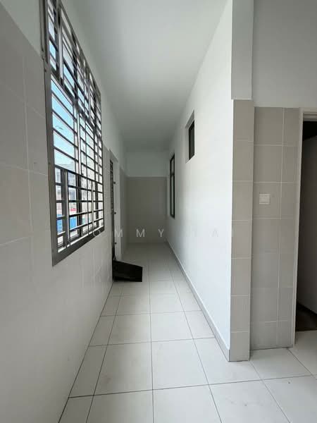 2-storey Terraced House for Sale in Bandar Dato Onn (Tebrau) - Tommy Tai - Corridor - PropertyGuru.com.my