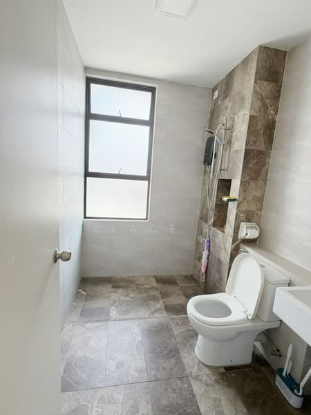 Rumah Teres 2-Tingkat untuk Dijual di Taman Seri Austin (Tebrau) - Wallace Ang - Bathroom - PropertyGuru.com.my