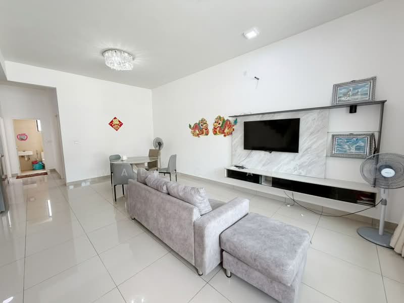 Rumah Teres 2-Tingkat untuk Dijual di Taman Seri Austin (Tebrau) - Wallace Ang - Living Room - PropertyGuru.com.my