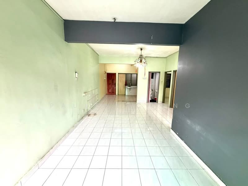 Apartment for Sale at Pangsapuri Merak - Pauline Chong - Living Room - PropertyGuru.com.my