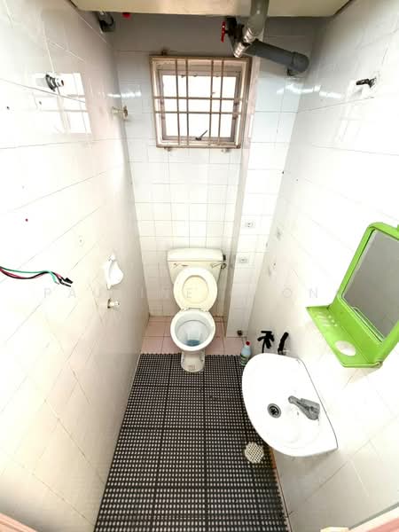 Apartment for Sale at Pangsapuri Merak - Pauline Chong - Bathroom - PropertyGuru.com.my
