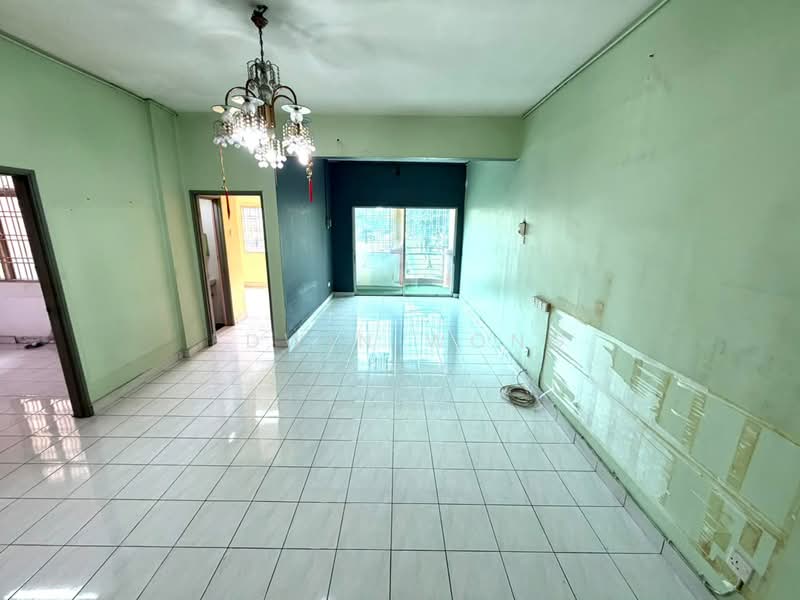Apartment for Sale at Pangsapuri Merak - Edwin Wong - Living Room - PropertyGuru.com.my