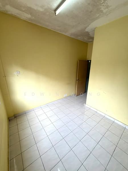 Apartment for Sale at Pangsapuri Merak - Edwin Wong - Interior - PropertyGuru.com.my