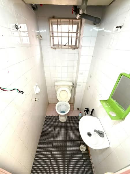 Apartment for Sale at Pangsapuri Merak - Edwin Wong - Bathroom - PropertyGuru.com.my