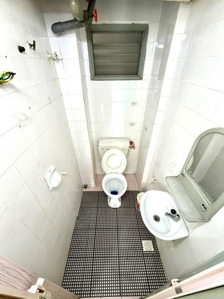 Apartment for Sale at Pangsapuri Merak - Edwin Wong - Bathroom - PropertyGuru.com.my