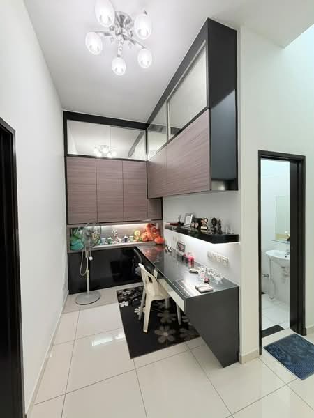 Rumah Teres 2 Tingkat untuk Dijual di Setia Tropika (Johor Bahru) - Wallace Ang - Study - PropertyGuru.com.my