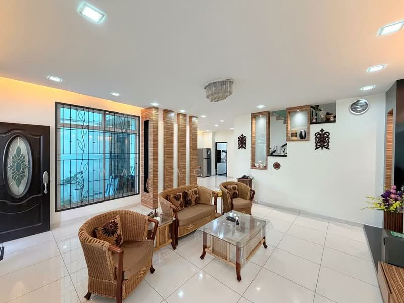 Rumah Teres 2 Tingkat untuk Dijual di Setia Tropika (Johor Bahru) - Wallace Ang - Living Room - PropertyGuru.com.my