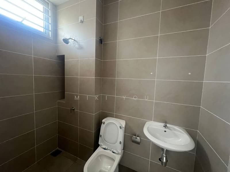Rumah Teres 2-Tingkat untuk Disewa di Bandar Rimbayu (Telok Panglima Garang) - Miki You - Bathroom - PropertyGuru.com.my