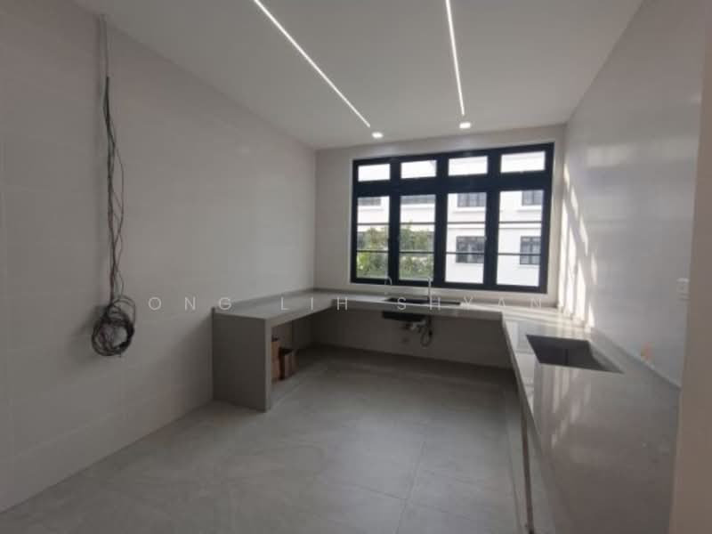 2.5-storey Terraced House for Sale in Eco Botanic (Iskandar Puteri (Nusajaya)) - Ong Lih Shyan - Kitchen - PropertyGuru.com.my