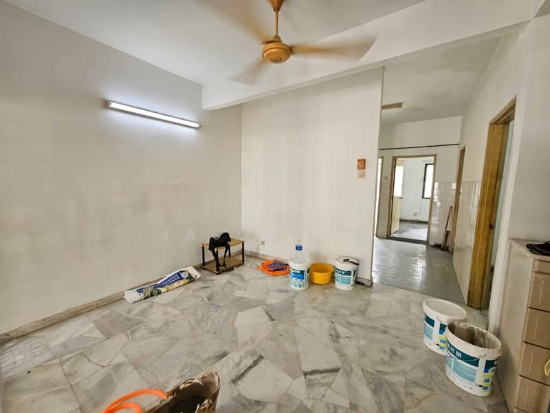 1.5-storey Terraced House for Sale in Usj 11 (Subang Jaya) - Jason Ooi - Living Room - PropertyGuru.com.my