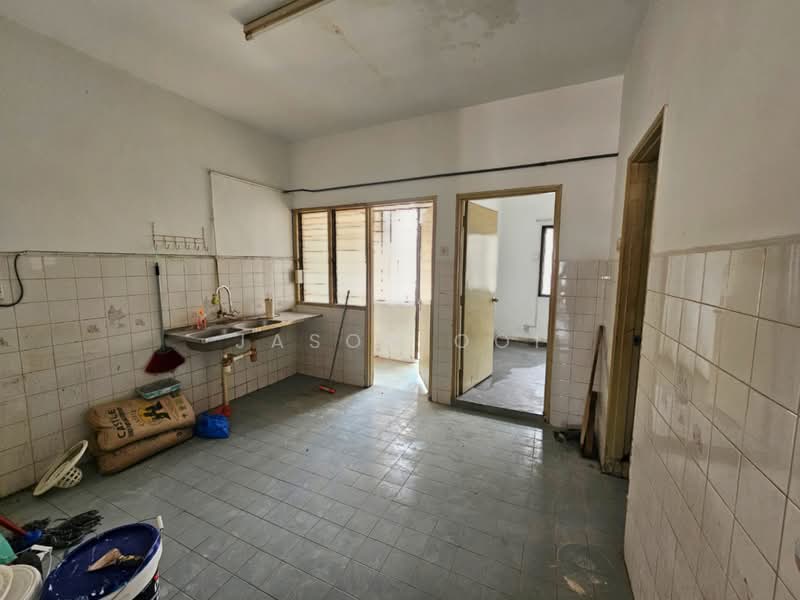1.5-storey Terraced House for Sale in Usj 11 (Subang Jaya) - Jason Ooi - Kitchen - PropertyGuru.com.my