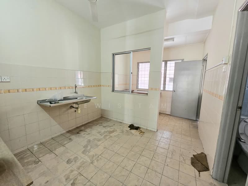 2.5-storey Terraced House for Sale in Bandar Mahkota Cheras (Cheras) - Lewis Tam - Kitchen - PropertyGuru.com.my
