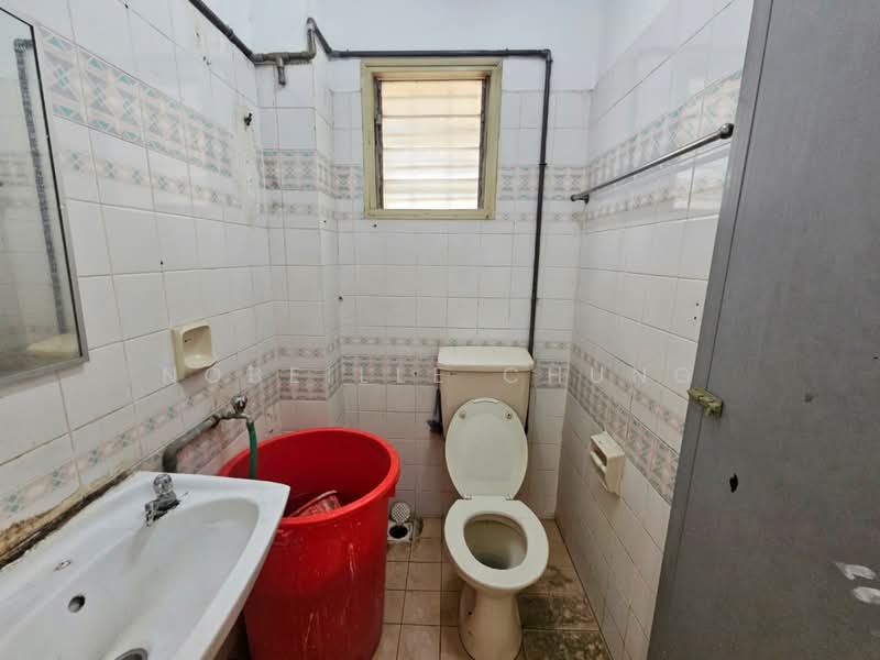 1.5-storey Terraced House for Sale in Usj 11 (Subang Jaya) - Nobeille Chung - Bathroom - PropertyGuru.com.my